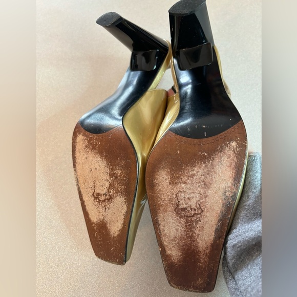 Stuart Weitzman Gold Patent Square Toe Sling Back - Picture 6 of 7